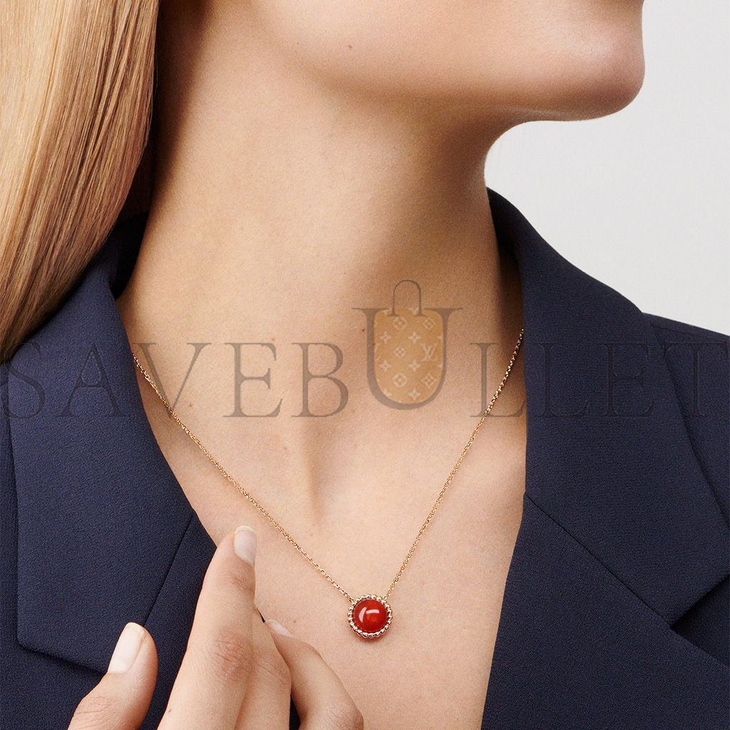 VAN CLEEF ARPELS PERLÉE COULEURS PENDANT - ROSE GOLD, CARNELIAN  VCARP4DO00